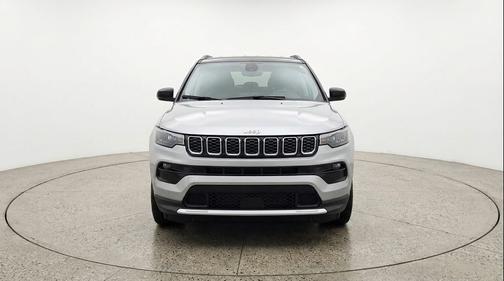 Silver Zynith Metallic Clearcoat 2025 Jeep Compass Limited