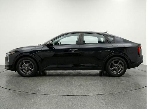 Aurora Black Pearl 2025 Kia K4 LXS
