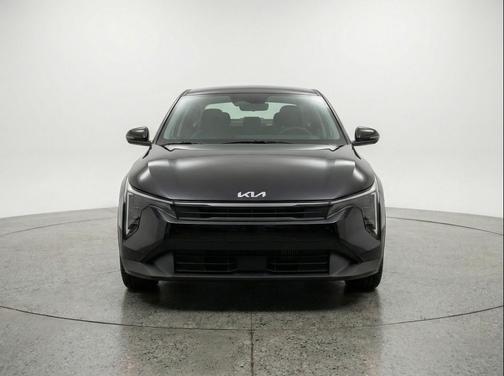 Aurora Black Pearl 2025 Kia K4 LXS