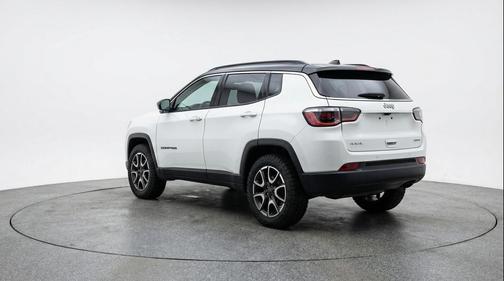 2025 Jeep Compass Trailhawk