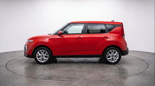 Mars Orange 2025 Kia Soul LX