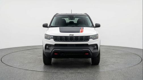 Bright White Clearcoat 2025 Jeep Compass Trailhawk