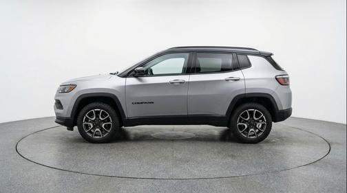 Silver Zynith Metallic Clearcoat 2025 Jeep Compass Trailhawk