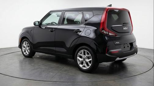Fusion Black 2025 Kia Soul LX