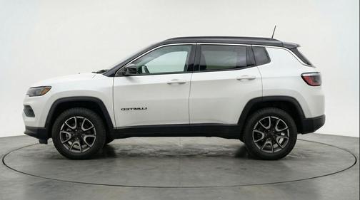 Bright White Clearcoat 2025 Jeep Compass Trailhawk