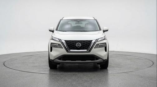 Everest White Pearl Tricoat 2025 Nissan Rogue SV