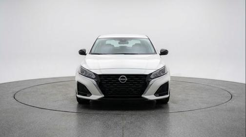 Glacier White 2025 Nissan Altima SV FWD