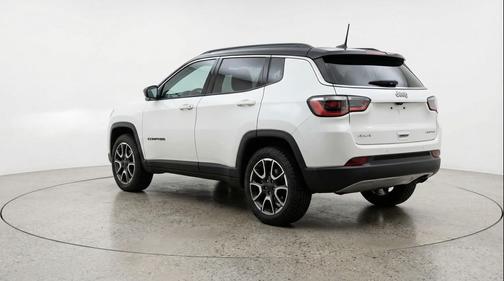 Bright White Clearcoat 2025 Jeep Compass Trailhawk