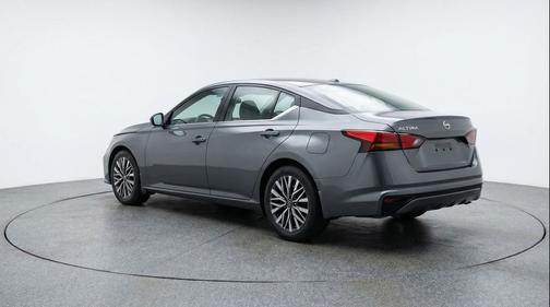 Gun Metallic 2025 Nissan Altima SV FWD