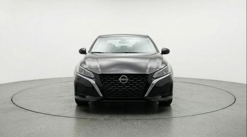 Super Black 2025 Nissan Altima SV FWD