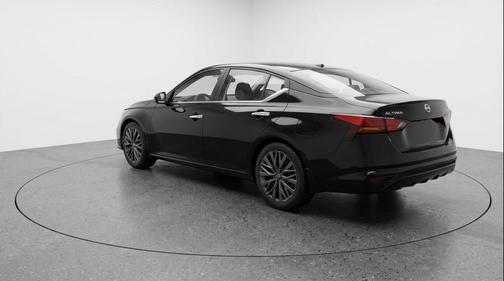 Super Black 2025 Nissan Altima SV FWD
