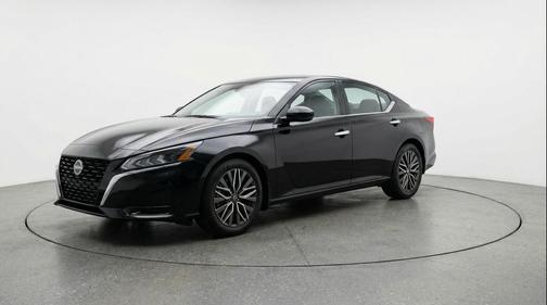 Super Black 2025 Nissan Altima SV FWD