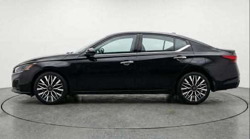 Super Black 2025 Nissan Altima SV FWD