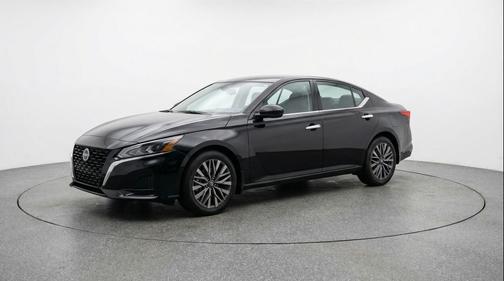 Super Black 2025 Nissan Altima SV FWD