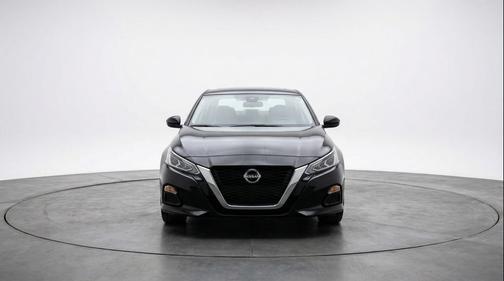 Super Black 2025 Nissan Altima SV FWD
