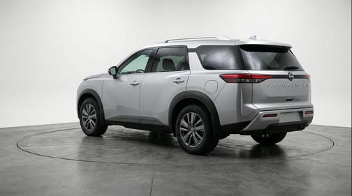 Brilliant Silver Metallic 2025 Nissan Pathfinder SV FWD