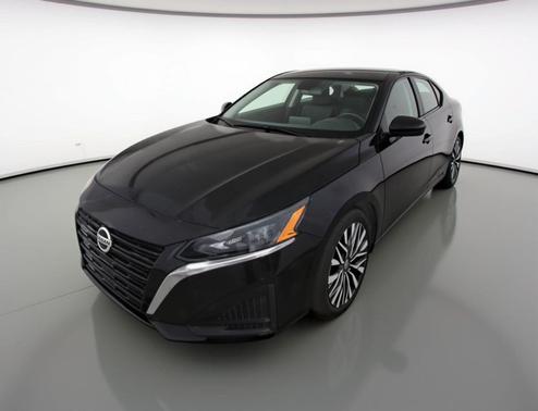 Super Black 2025 Nissan Altima SV FWD