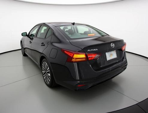 Super Black 2025 Nissan Altima SV FWD