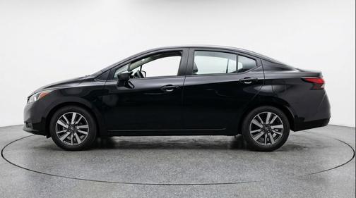 Super Black 2025 Nissan Versa 1.6 SV