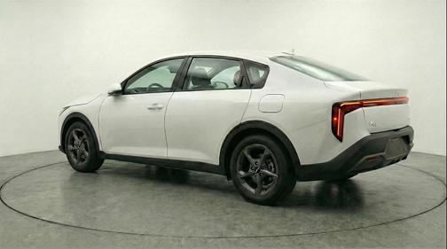 Snow White Pearl 2025 Kia K4 LXS
