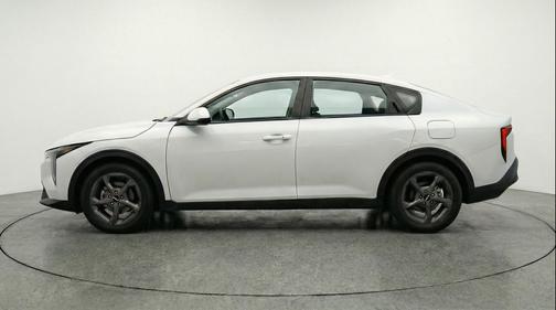 Snow White Pearl 2025 Kia K4 LXS