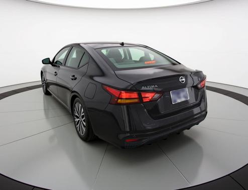 Super Black 2025 Nissan Altima SV FWD