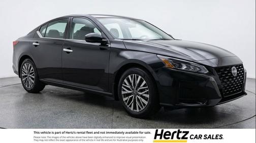 Super Black 2025 Nissan Altima SV FWD