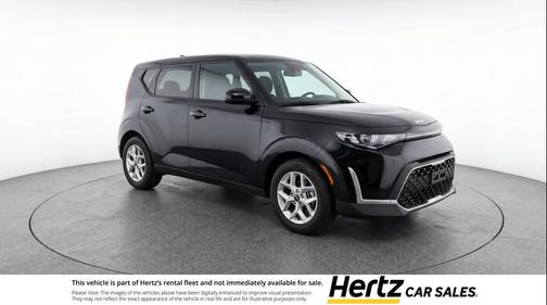 Fusion Black 2025 Kia Soul LX