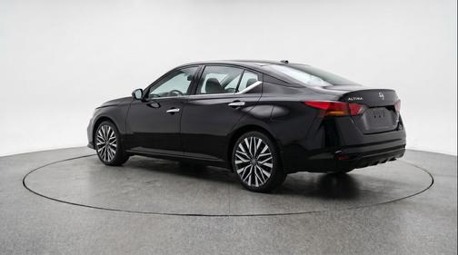 Super Black 2025 Nissan Altima SV FWD