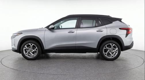 Sterling Gray Metallic 2025 Chevrolet Trax LT