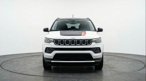 Bright White Clearcoat 2025 Jeep Compass Trailhawk