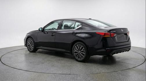 Super Black 2025 Nissan Altima SV FWD