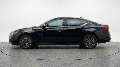 Super Black 2025 Nissan Altima SV FWD