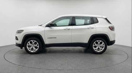 Bright White Clearcoat 2025 Jeep Compass Latitude