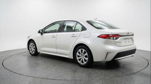 Ice Cap 2025 Toyota Corolla LE