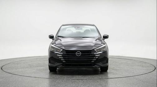 Super Black 2025 Nissan Versa 1.6 SV