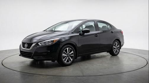 Super Black 2025 Nissan Versa 1.6 SV
