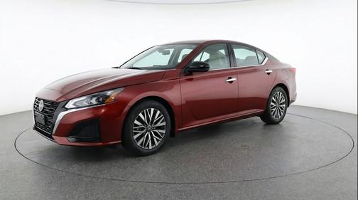Garnet Pearl Metallic 2025 Nissan Altima SV FWD