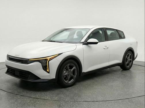 Snow White Pearl 2025 Kia K4 LXS