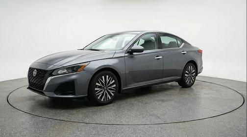 Gun Metallic 2025 Nissan Altima SV FWD