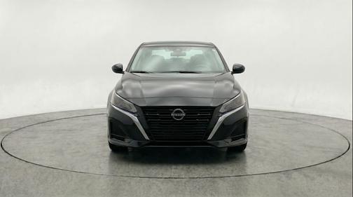 Super Black 2025 Nissan Altima SV FWD