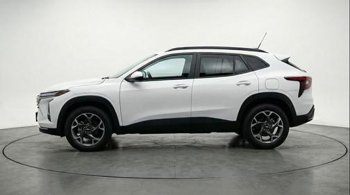 Summit White 2025 Chevrolet Trax LT