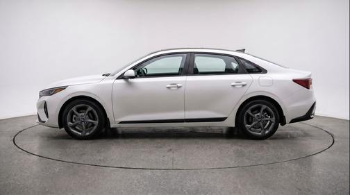 Snow White Pearl 2025 Kia K4 LXS