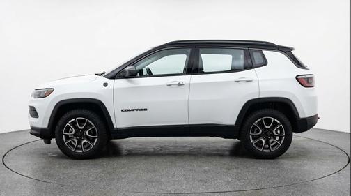 Silver Zynith Metallic Clearcoat 2025 Jeep Compass Trailhawk