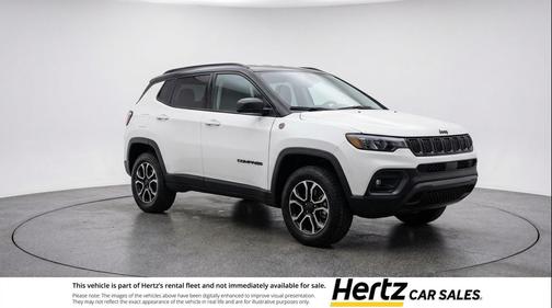 Silver Zynith Metallic Clearcoat 2025 Jeep Compass Trailhawk