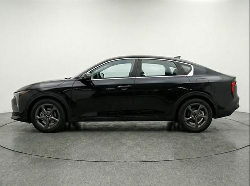 Aurora Black Pearl 2025 Kia K4 LXS