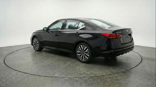 Super Black 2025 Nissan Altima SV FWD