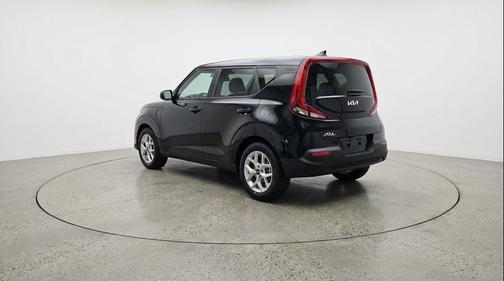 Fusion Black 2025 Kia Soul LX