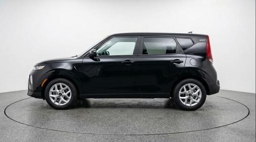 Fusion Black 2025 Kia Soul LX