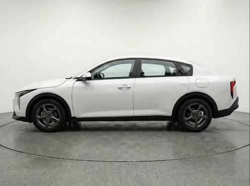 Snow White Pearl 2025 Kia K4 LXS